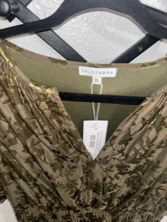 Baltic Born Veronica Velvet Maxi Dress Green Floral XL NWT - Picture 5 of 6